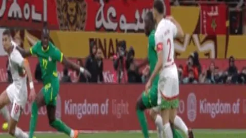 “内马尔十字韧带半月板严重损伤，或面临职业生涯重大变局——澎湃新闻独家报道”