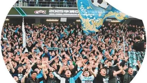 “库里粉丝心慌慌：字母哥疑似不愿加盟勇士，是嫌弃库里队友身份？”