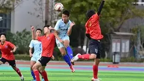 库里的双能卫风采：控卫与分卫无缝对接，防守策略超越乔丹与詹姆斯
